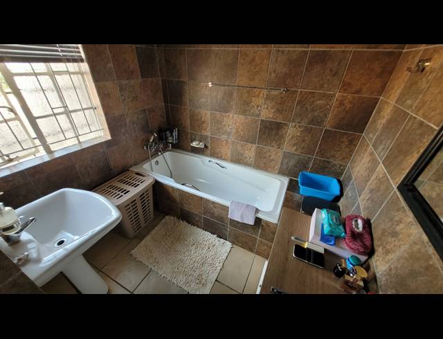 24HA FARM FOR SALE IN WHITE RIVER RURAL